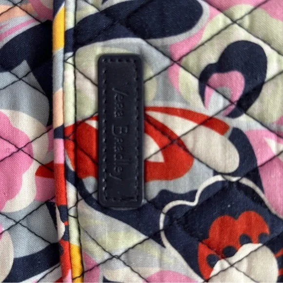 Vera Bradley Crossbody - Picture 4 of 8